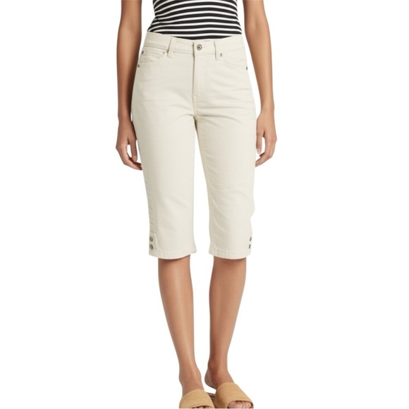 Levi's Pants - Levi Strauss 512 White Denim Capri Slimming Pants Size 8